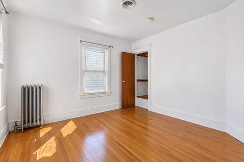 Bedroom - 101-103 Draper St, Springfield, MA 01108 photo 6 of 9