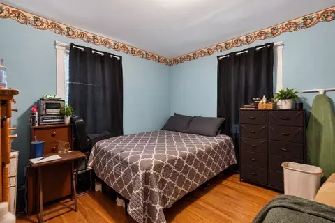 Bedroom - 101-103 Draper St, Springfield, MA 01108 photo 4 of 9