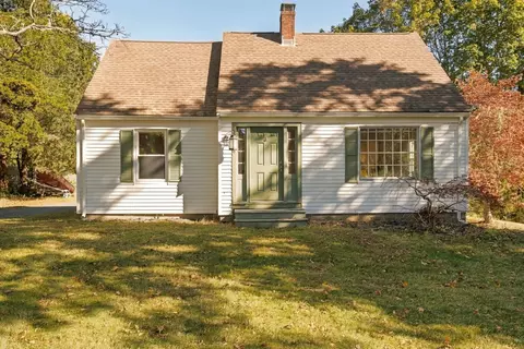 8 Crescent Rd, Carver, MA 02330