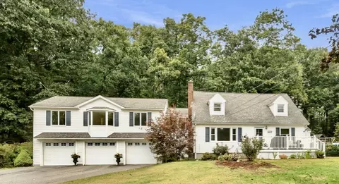 51 Queensland Rd, Billerica, MA 01862