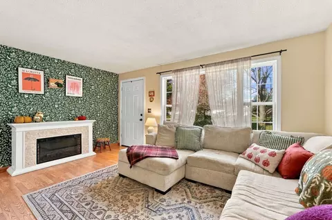 Living - 5 Maxine Cir, Easthampton, MA 01027 photo 2 of 2