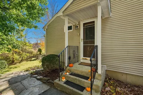 Exterior - 5 Maxine Cir, Easthampton, MA 01027 photo 14 of 14