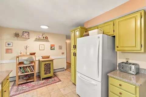Kitchen - 5 Maxine Cir, Easthampton, MA 01027 photo 2 of 4