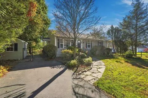 Exterior - 5 Maxine Cir, Easthampton, MA 01027 photo 3 of 14