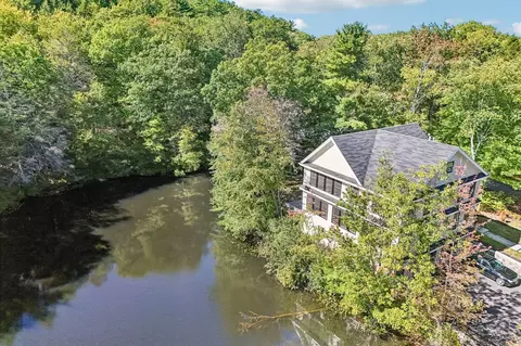 21 Rockwood Heights Rd, Manchester, MA 01944