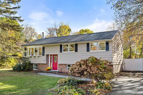 10 Garden Brook Rd, Billerica, MA 01821