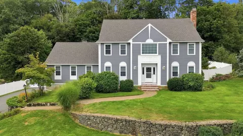 29 Kara Dr, North Andover, MA 01845