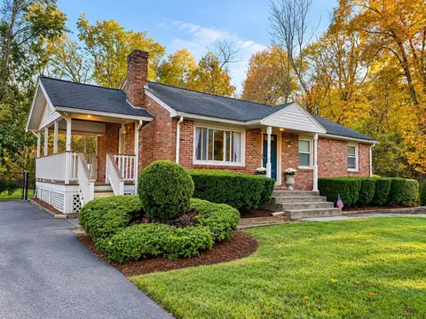 Exterior - 622 Winter St, Walpole, MA 02081 photo 10 of 10