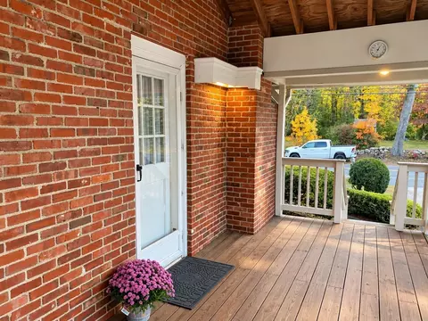 Exterior - 622 Winter St, Walpole, MA 02081 photo 1 of 10