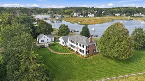 44 River Ln, Duxbury, MA 02332