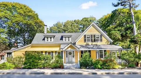 241 Vinton St, Melrose, MA 02176
