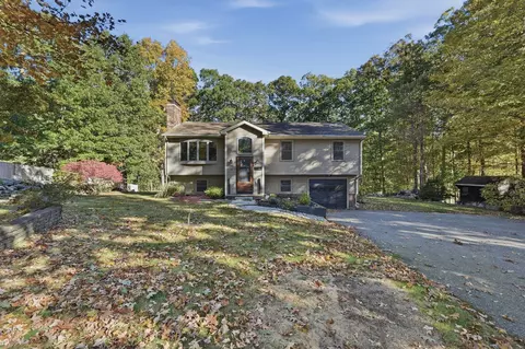 34 Clara Barton Rd, Oxford, MA 01540