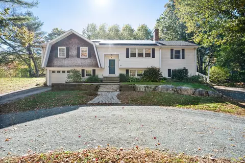 631 Central St, Holliston, MA 01746