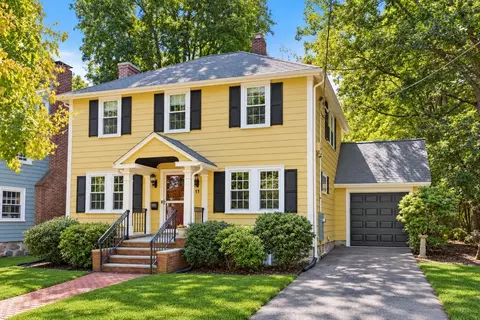 11 Ravenna Rd, West Roxbury, MA 02132