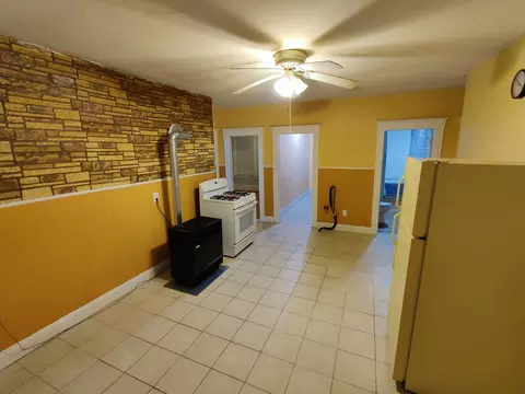 Entry Way - 14 Wall St, Worcester, MA 01604 photo 1 of 1