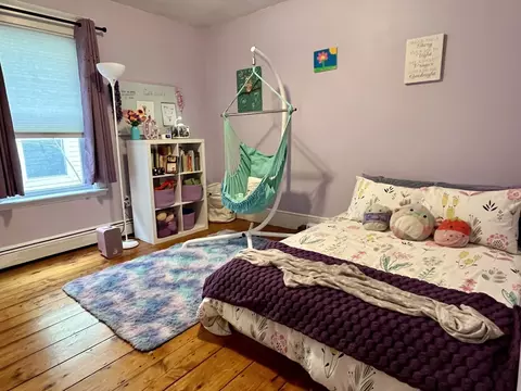 Bedroom - 14 Wall St, Worcester, MA 01604 photo 2 of 8