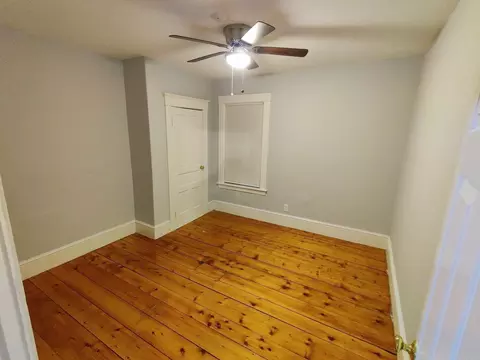 Bedroom - 14 Wall St, Worcester, MA 01604 photo 6 of 8