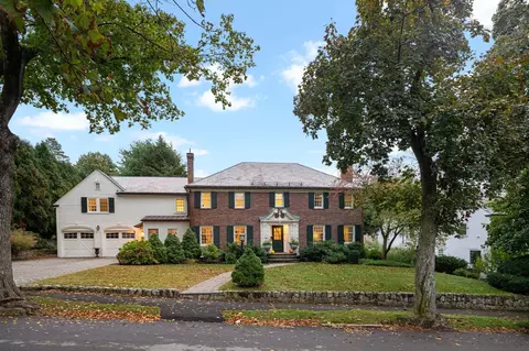 32 Pickwick Rd, Newton, MA 02465