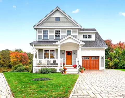 66 Evergreen Ave #66, Bedford, MA 01730