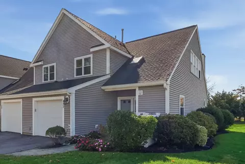 32 Southcliff Dr #32, Plymouth, MA 02360