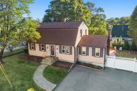 50 Friend St, Weymouth, MA 02189