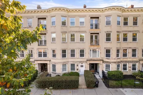 Exterior - 116 Pleasant St #B, Brookline, MA 02446 photo 2 of 2