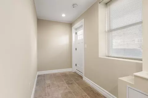 Entry Way - 116 Pleasant St #B, Brookline, MA 02446 photo 1 of 2