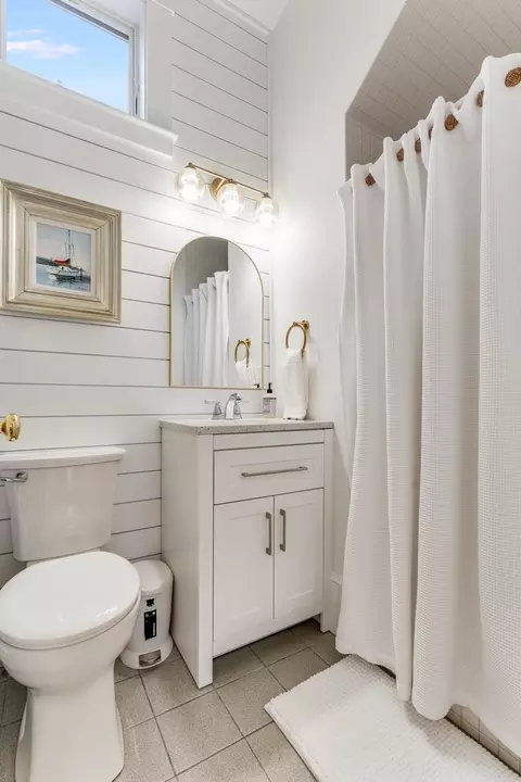 Bath - 698 Washington St, Gloucester, MA 01930 photo 2 of 3