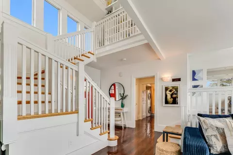 Entry Way - 698 Washington St, Gloucester, MA 01930 photo 3 of 4
