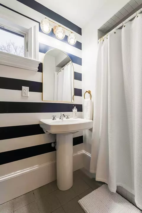 Bath - 698 Washington St, Gloucester, MA 01930 photo 1 of 3