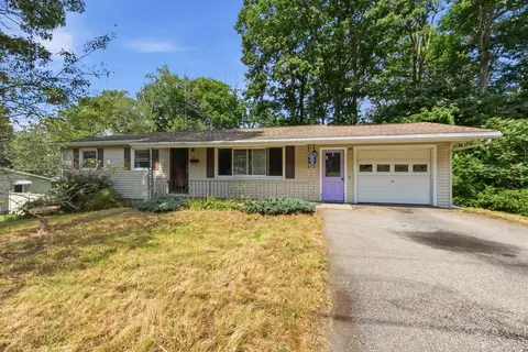 8 Tanglewood Rd, Leicester, MA 01524
