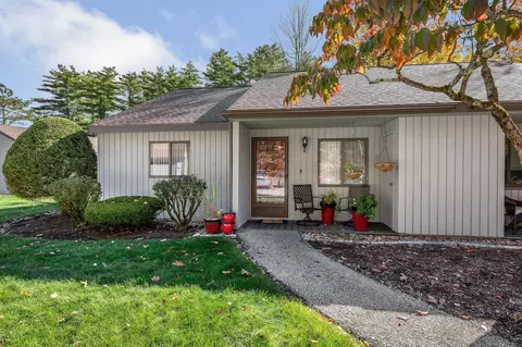 7 Essex Green Ct #7, Merrimack, NH 03054