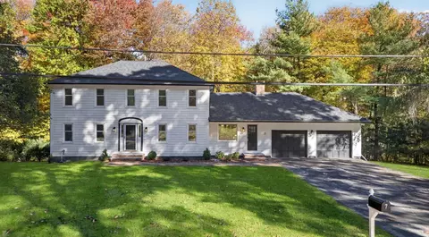 7 Hillcrest Dr, Chelmsford, MA 01824