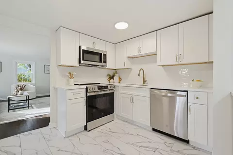 Kitchen - 19 Brookhaven Rd, Worcester, MA 01606 photo 3 of 4