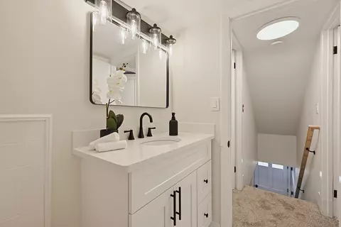 Bath - 19 Brookhaven Rd, Worcester, MA 01606 photo 3 of 3