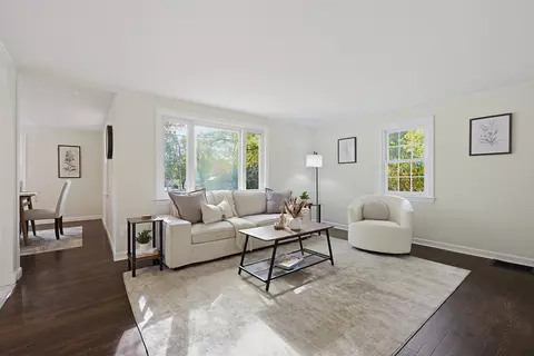Living - 19 Brookhaven Rd, Worcester, MA 01606 photo 2 of 3