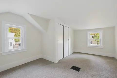 Bedroom - 19 Brookhaven Rd, Worcester, MA 01606 photo 10 of 12