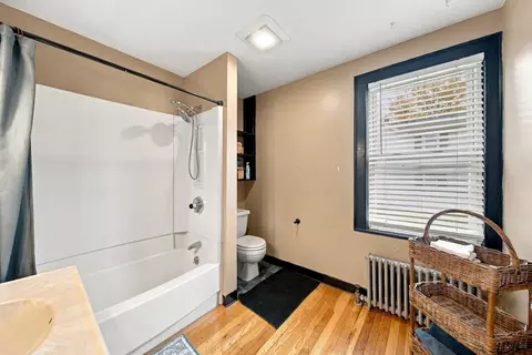 Bath - 82 Ryan Rd, Northampton, MA 01062 photo 1 of 2