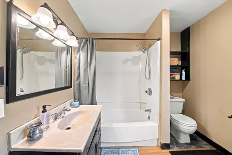 Bath - 82 Ryan Rd, Northampton, MA 01062 photo 2 of 2