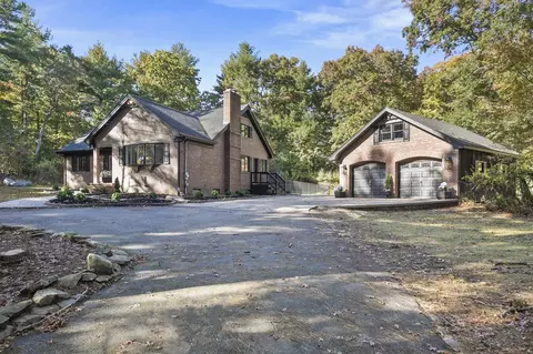 113 Summer St, Easton, MA 02356
