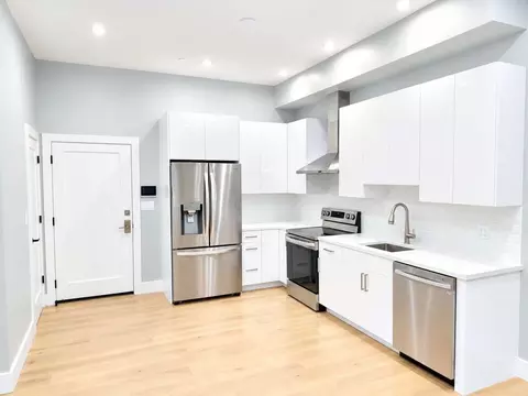 60 Cross St E #211, Somerville, MA 02145