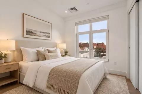 Bedroom - 69 Walnut St #7, Brookline, MA 02445 photo 3 of 3
