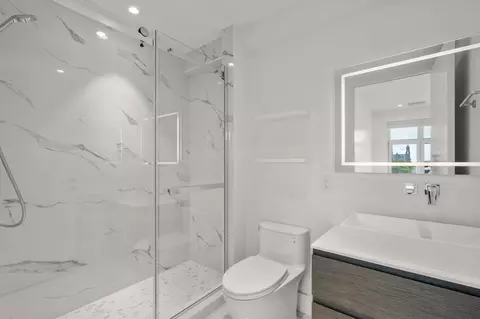 Bath - 69 Walnut St #7, Brookline, MA 02445 photo 1 of 2