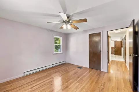 Bedroom - 286 Peekskill Ave, Springfield, MA 01129 photo 5 of 6