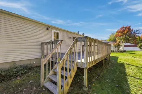 Exterior - 286 Peekskill Ave, Springfield, MA 01129 photo 4 of 14
