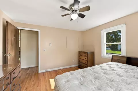 Bedroom - 286 Peekskill Ave, Springfield, MA 01129 photo 1 of 6