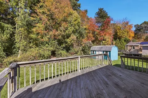 Exterior - 286 Peekskill Ave, Springfield, MA 01129 photo 5 of 14