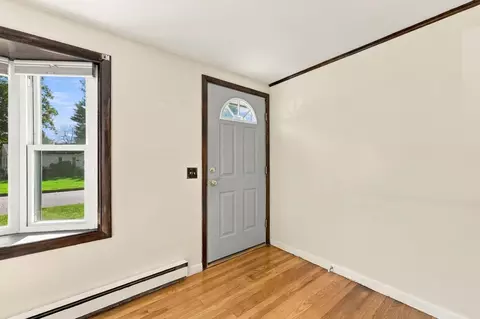 Entry Way - 286 Peekskill Ave, Springfield, MA 01129 photo 1 of 3