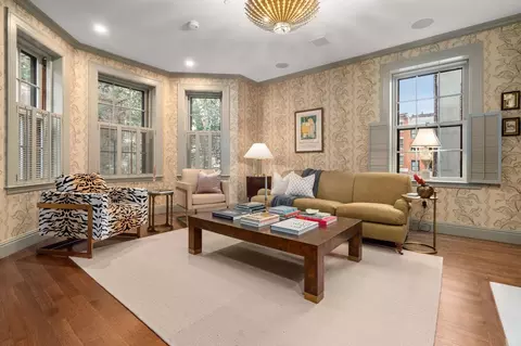 4 W Hill Pl #4, Boston, MA 02114