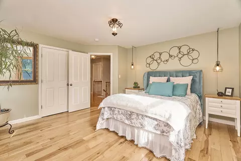 Bedroom - 9 Sutherland Rd, Lexington, MA 02421 photo 1 of 2
